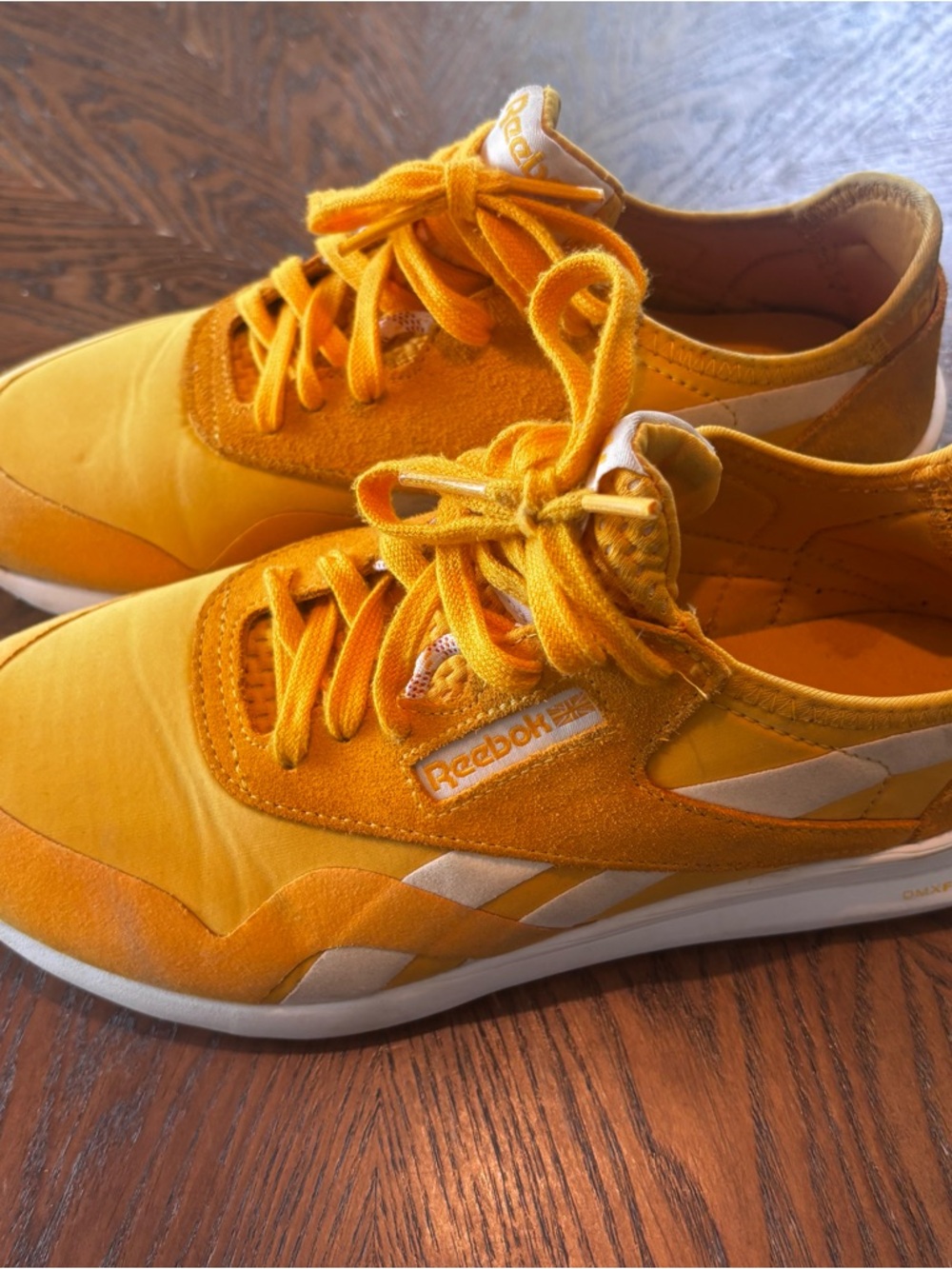 Reebok DMX Foam Sneakers women 8.5 Yellow Gold Running  Casual Lightweight - Picture 9 of 11